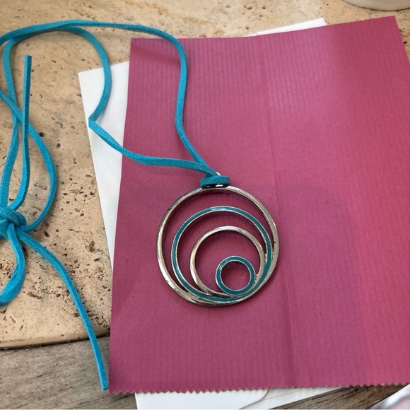 Turquoise & Silver Pendent Necklace With Matching Rope Chain - Picture 5 of 8